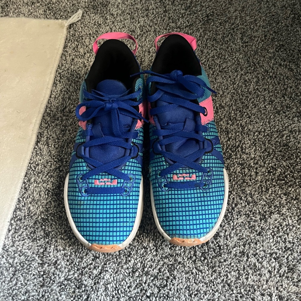 Men’s Nike LeBron Witness 7 'Hyper Royal Pink' DM1123-400